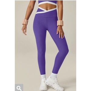 Beyond Yoga Outlines High Waisted Midi Leggings - Ultraviolet White